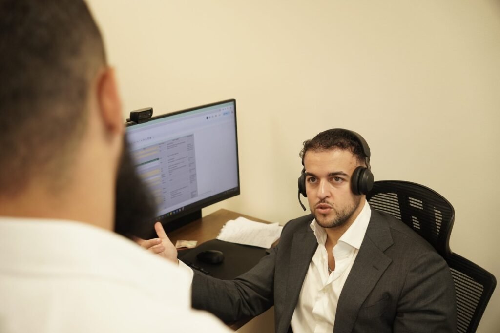 Best Dubai business consultants discussing management strategies