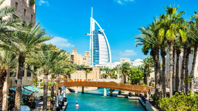 Living in Dubai, UAE: The Ultimate Expat Guide (2025)