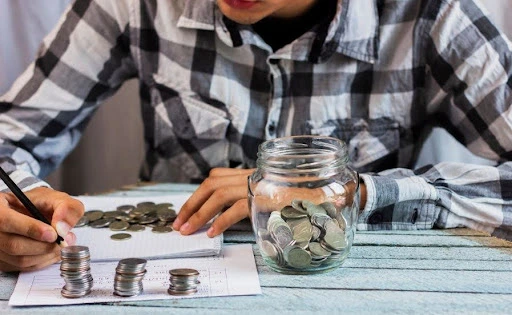 Personal finance and savings account planning