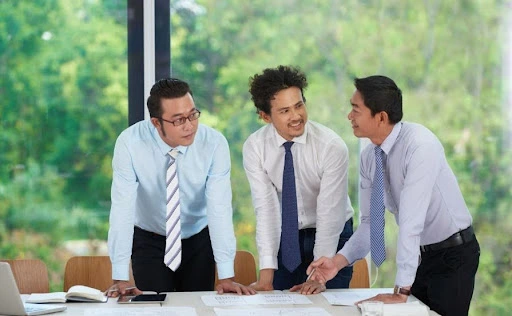 professional from Indonesia are discussing process