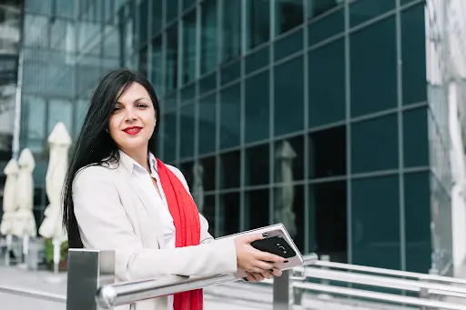 Portrait of a smiling businesswoman